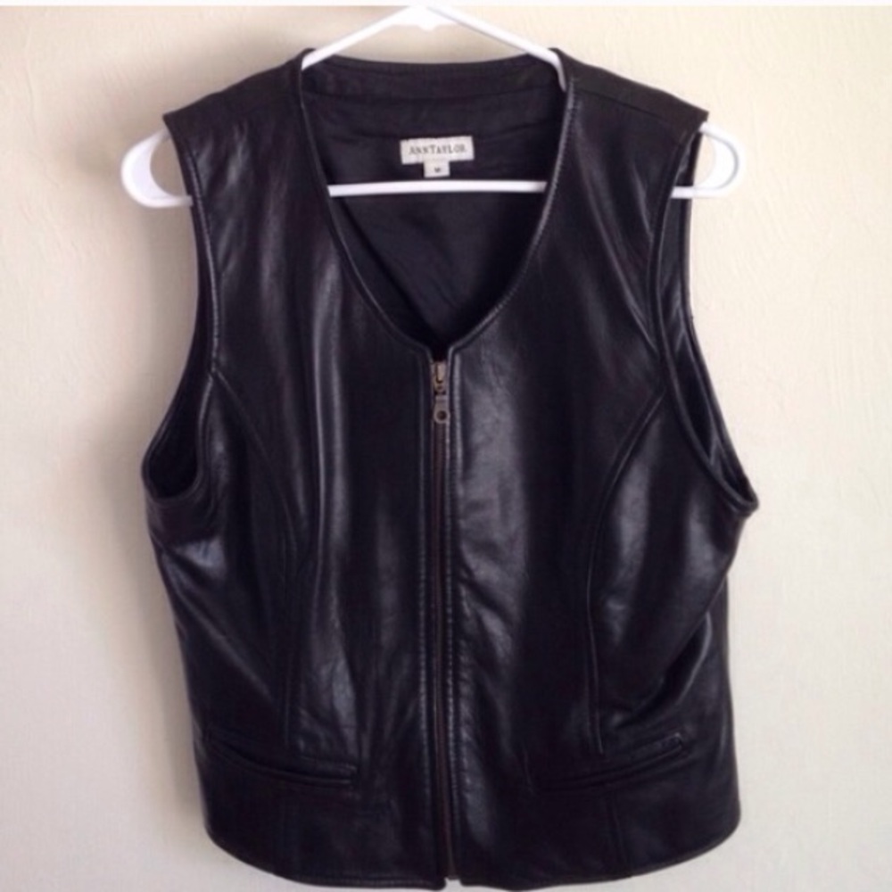 🎉HOST PICK🎉Ann Taylor Leather Vest